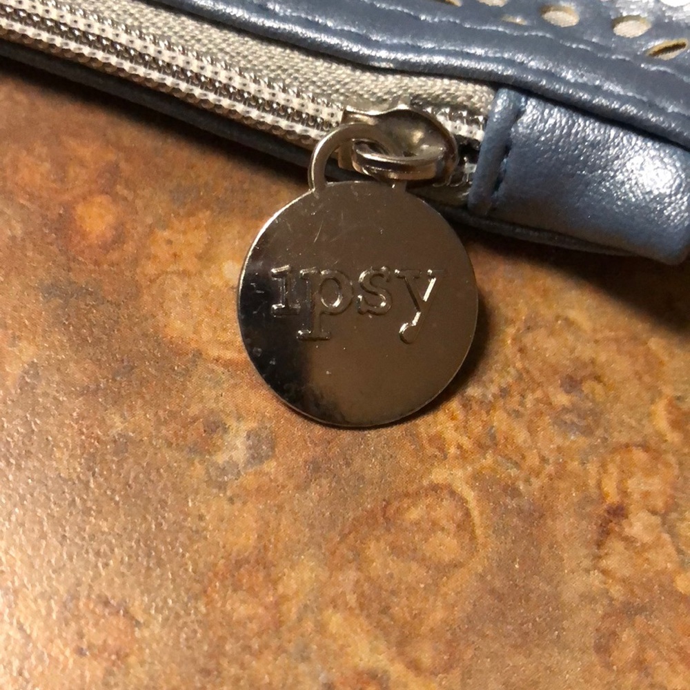 Ipsy bag - Picture 2 of 3